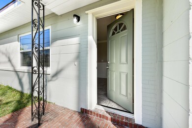 5467 Kingsbury St, Jacksonville, FL 32205 - photo 2