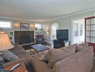 008_LIVING ROOM