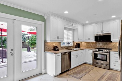 813 Floridand Ave, Sebastian, FL 32958 - photo 3