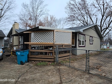 742 E Smith St, Springfield, MO 65803 - photo 5