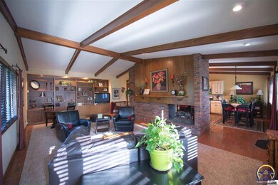 2011 SW Brooklyn Ave, Topeka, KS 66611 - photo 4