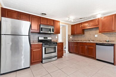 2320 Weyburn-6-SMALL