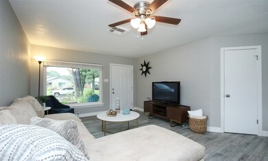 1227 W 30th St, Houston, TX 77018 - photo 5