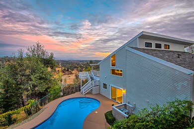 Gunite Pool with Spectacular Views!