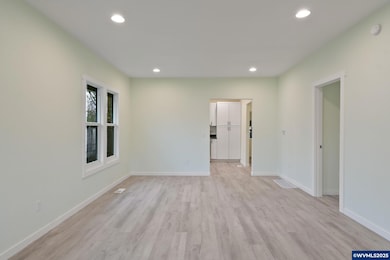 715 19th St SE, Salem, OR 97301 - photo 7