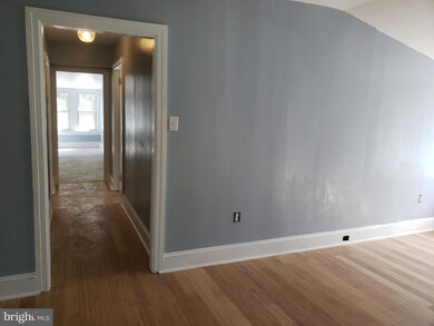 11 Cloverdale Ave unit 2, Upper Darby, PA 19082 - photo 4