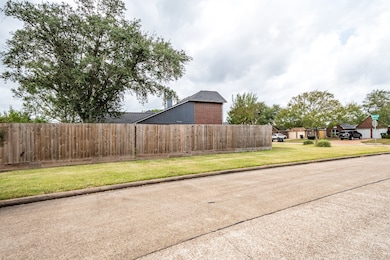 3401 Wood Fox Dr, Alvin, TX 77511 - photo 5