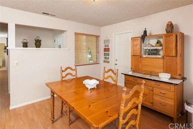 Eating area facing front door | 2130 Ramsey Way Ch