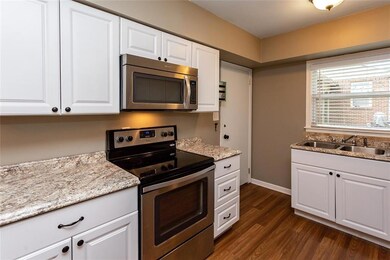 1129 68th St, Windsor Heights, IA 50324 - photo 4