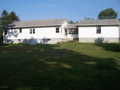 319 S Main Rd, Mountain Top, PA 18707 - photo 2