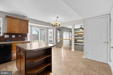 8135 Highpoint Rd, Clearwater Beach, MD 21226 - photo 6