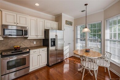 Lovely breakfast nook in the kitchen