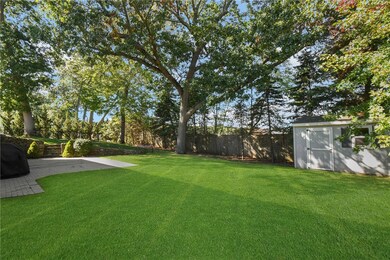 129 Northbridge Ave, Warwick, RI 02886 - photo 4