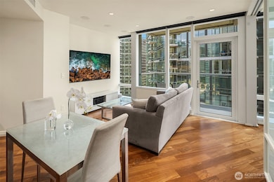 Bellevue Towers unit 2009, Bellevue, WA 98004 - photo 7