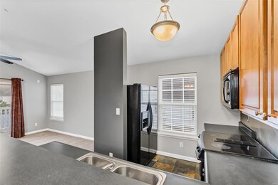 Refrigerator to stay if new buyer desires with acc