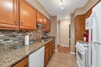 210 Brook Village Rd unit U43, Nashua, NH 03062 - photo 7