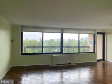 Skyline Plaza unit 712S, Baileys Crossroads, VA 22041 - photo 3