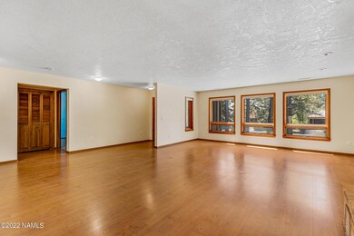 2221 N Timberline Rd-4