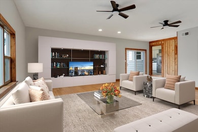 601 N 3rd Ave, Chenoa, IL 61726 - photo 3