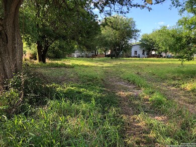 1100 N Morris St, Beeville, TX 78102 - photo 4