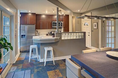 Eat-in Kitchen