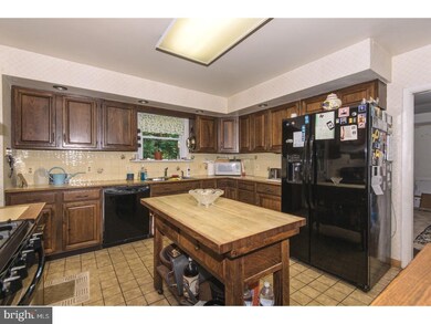 542 Hilltop Rd, Paoli, PA 19301 - photo 6