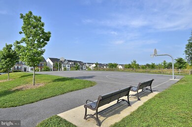 12018 Chestnut Glen Rd, Clarksburg, MD 20871 - photo 4