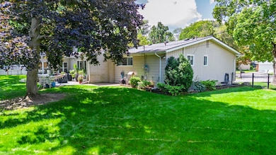 37276 Forestview Ct, Clinton Township, MI 48036 - photo 6