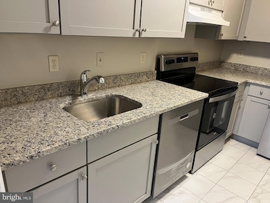 9686 Hagel Cir unit 37/E, Lorton, VA 22079 - photo 3