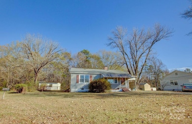 1218 Goodman Rd, Charlotte, NC 28214 - photo 2