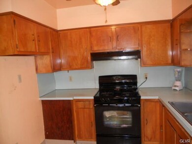 554 Minor St, Emmaus, PA 18049 - photo 4