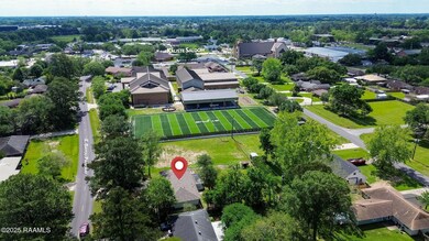 5-web-or-mls-313 E Bayou Parkway Aerials