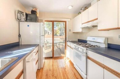 2 Worcster unit 1, Belmont, MA 02478 - photo 7