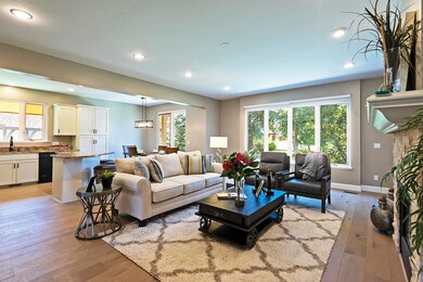 47wVillageCir-001
