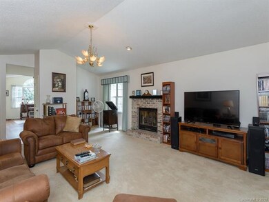 Enjoy your fireplace in a very comfortable layout