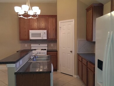 15831 Collinsville Dr, Tomball, TX 77377 - photo 5