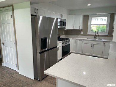 3317 Forest Rd, Davenport, IA 52807 - photo 3