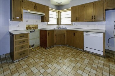 3923 E 28th St, Des Moines, IA 50317 - photo 6