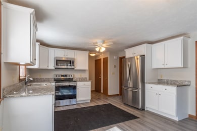 18 Twin Meadow Dr, Hudson, NH 03051 - photo 5