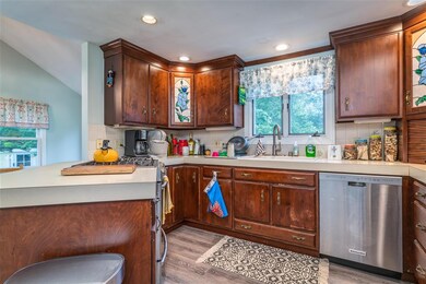 38 Maplecrest St, Newmarket, NH 03857 - photo 3