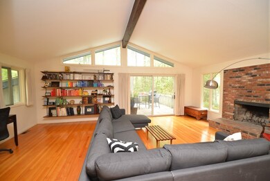 11 Overlook Dr, Amherst, MA 01002 - photo 6