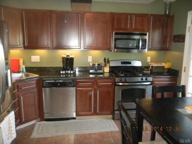 5571 Stonecroft Ln, Allentown, PA 18106 - photo 4