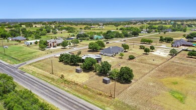 333 Meadow Crest Rd, Fort Worth, TX 76108 - photo 4