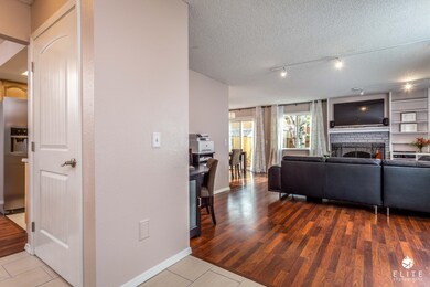 3561AlamosaDr(4of21)