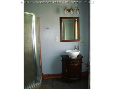 Main Level Bathroom.