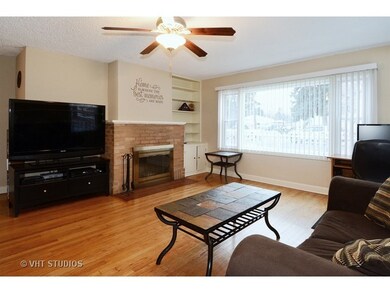 121 N Harrison Ave, Aurora, IL 60506 - photo 3