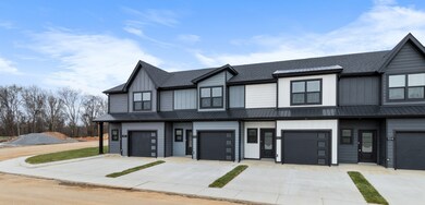 102 Jonathan Wade Cir, Clarksville, TN 37043 - photo 5