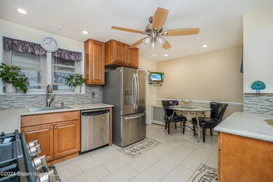 38 Wright Ave, Staten Island, NY 10303 - photo 6