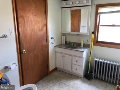 25 E Adams St, McAdoo, PA 18237 - photo 7