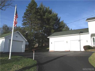 Garage Good size attch 2 Car and detached 1 car, P